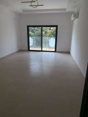 Appartement F4 piscine sport accueil parking privé Mermoz image 6