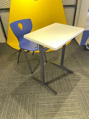Ensemble Table-Siéges image 5