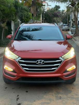 HYUNDAI TUCSON image 4