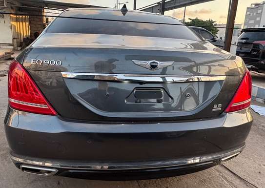 Genesis G90 2017 image 12