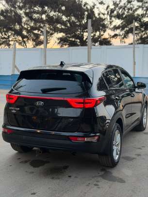 KIA SPORTAGE image 2