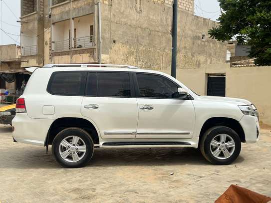 Toyota Landre cruser V6 image 2