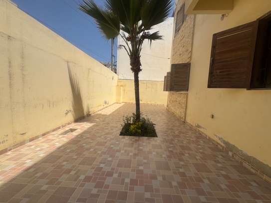 Maison à vendre à la cité Djiby Mbaye à 200 mètres a la mer image 7
