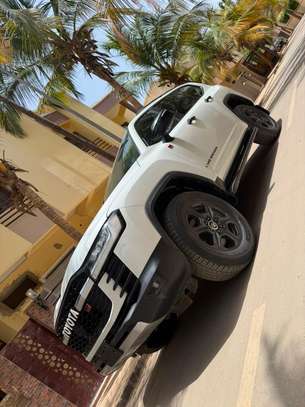 Toyota Land Cruiser 2024 image 8