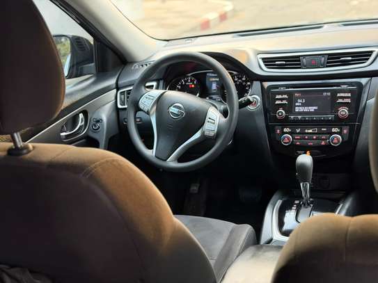 Nissan SUV 2016 image 8