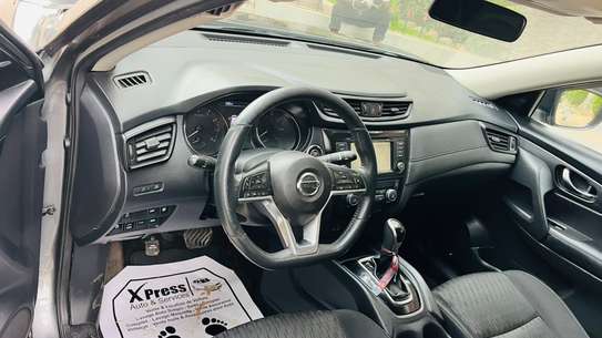 2018 Nissan Rogue SV image 8