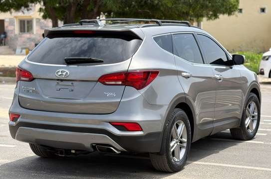 HYUNDAI SANTAFEE 2017 image 4