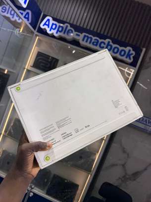MacBook Air M4 (2025) Ram 32Go SSD 2To Scellé image 6