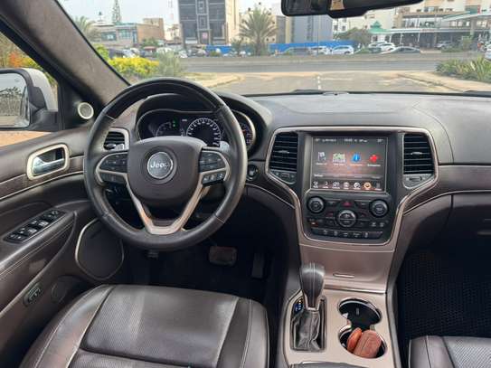 Jeep Grand Cherokee 4x4 SUV blanc spacieux image 4