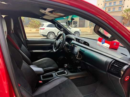 Hilux alta gama motor V6 gasolina image 7
