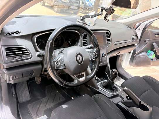 RENAUT MEGANE 4 image 3