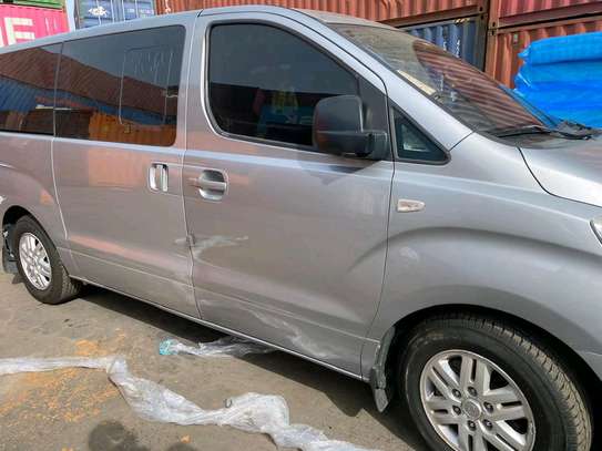 Hyundai H-1 Van Utilitaire Gris 9 Places image 5