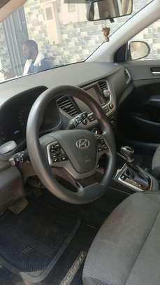 hyundai  Model accent 2019 image 5