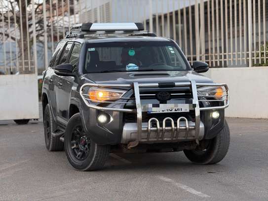 TOYOTA 4-RUNER image 2