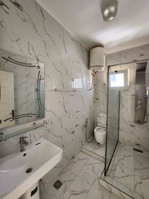 Appartement f4 avec piscine commune au 4 e étage image 11