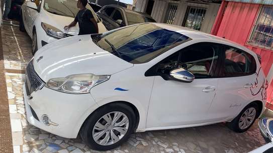 PEUGEOT 208 2015 image 2