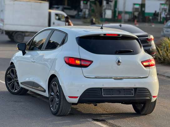 RENAULT CLIO 2019 image 4