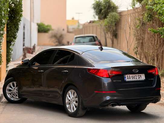 Kia berline noire feux LED très bon état image 3