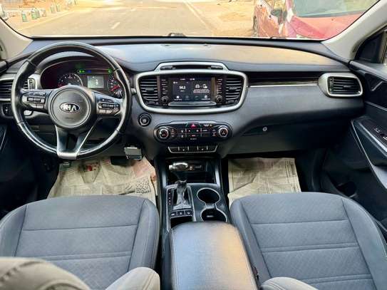 Kia Sorento image 2
