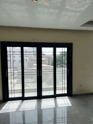 Appartement F4 haut standing à louer à Dakar Plateau image 6