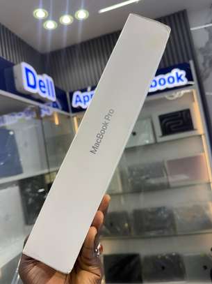 MacBook Pro M5 14 pouces Ram 16Go SSD 1To Scellé image 5