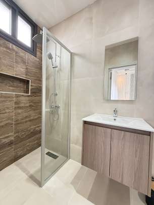 MAGNIFIQUE APPARTEMENT F3 MEUBLÉ À LOUER À MERMOZ image 13