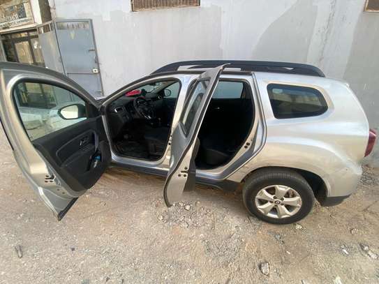 RENAULT Duster 2018  4WD image 6