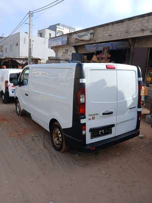 Renault trafic diesel 2016 climatisé déjà dédouaner image 7
