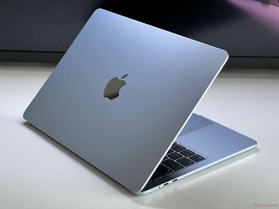 MACBOOK AIR M5 image 2