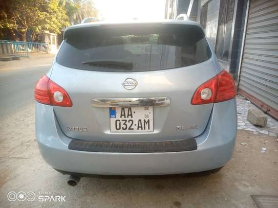 Nissan Rogue 4*4 image 8