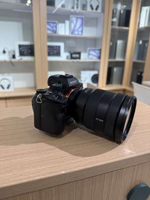 Sony Alpha 7 III + Sony 24-105MM FE 4 G OSS image 3