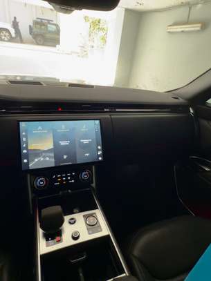 Range Rover P400 2023 (Prix légèrement négociable) image 9