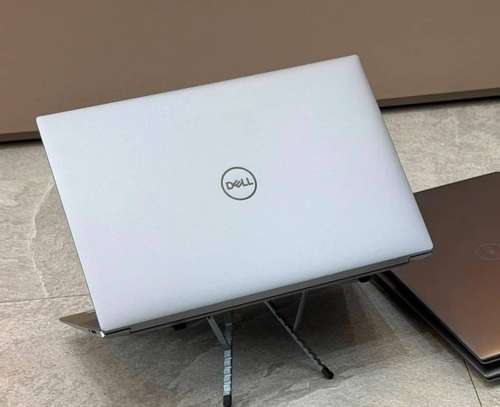 DELL PRECISION 5570 image 3