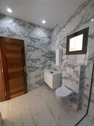 Appartement F4 à louer aux Mamelles cité Mbackiyou Faye image 10