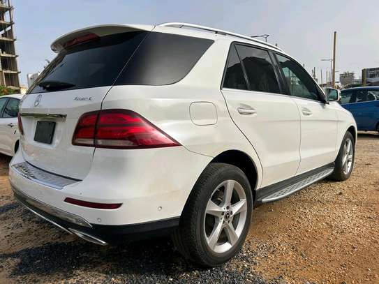 Mercedes GLE 350 image 12