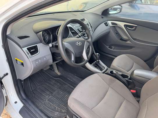 Hyundai Elantra image 6