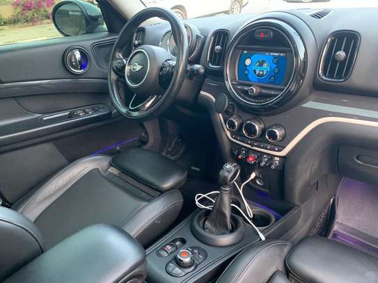Mini Cooper Countrymane S image 10