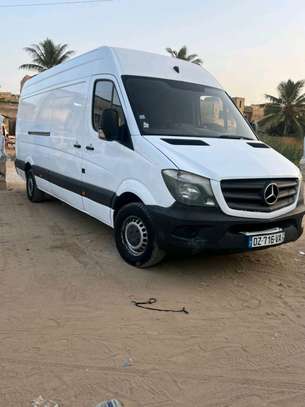 Mercedes-benz sprinter image 3