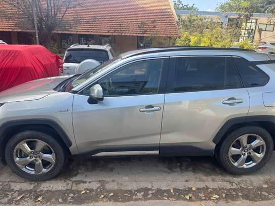 Toyota RAV4 2019 image 2