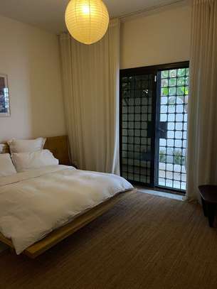 Appartement meublé rdc NGOR image 6
