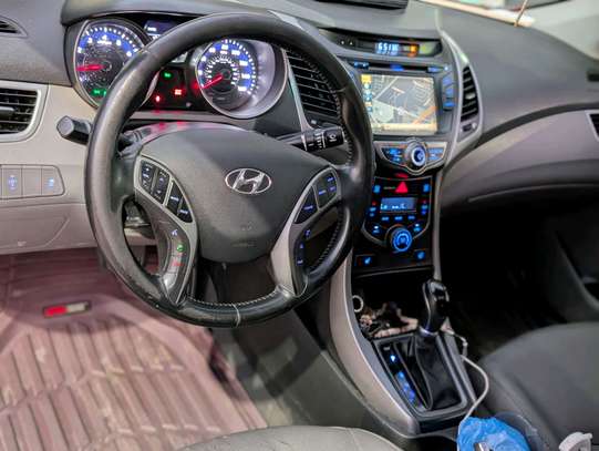 Hyundai elantra 2016 full options image 4