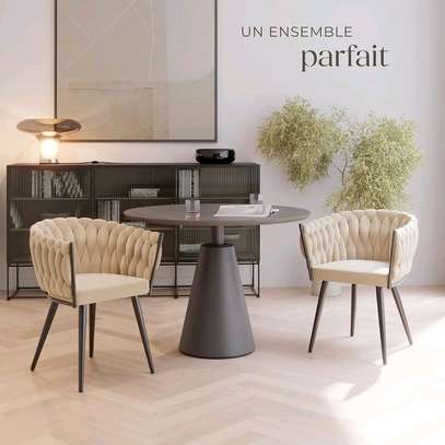 Chaise tressée beige clair dossier design contemporain image 4