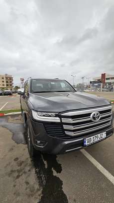 TOYOTA LAND CRUISER LC 300 2026 image 13