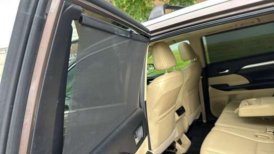 Toyota Highlander image 5