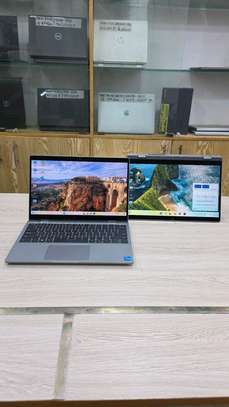 Dell latitude 3330 2in1 tactile pliable image 3