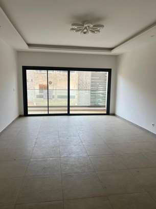 Appartement F4 à louer au Point E image 4