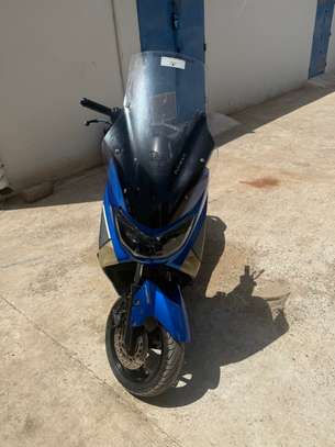 À VENDRE YAMAHA NMAX 125 image 4