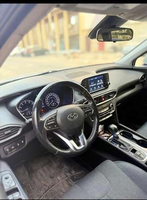 Hyundai santafe 2019 image 2