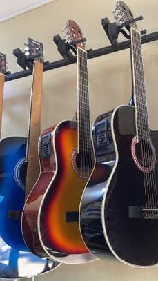 Guitar! (Yamaha fender et Ibanez tout neuf)bon prix image 3