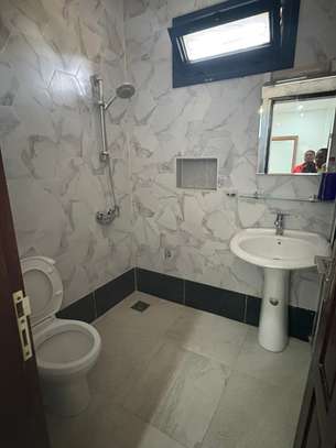 Joli studio meublé neuf mamelle cité Cheikh Amar 1er étage image 14